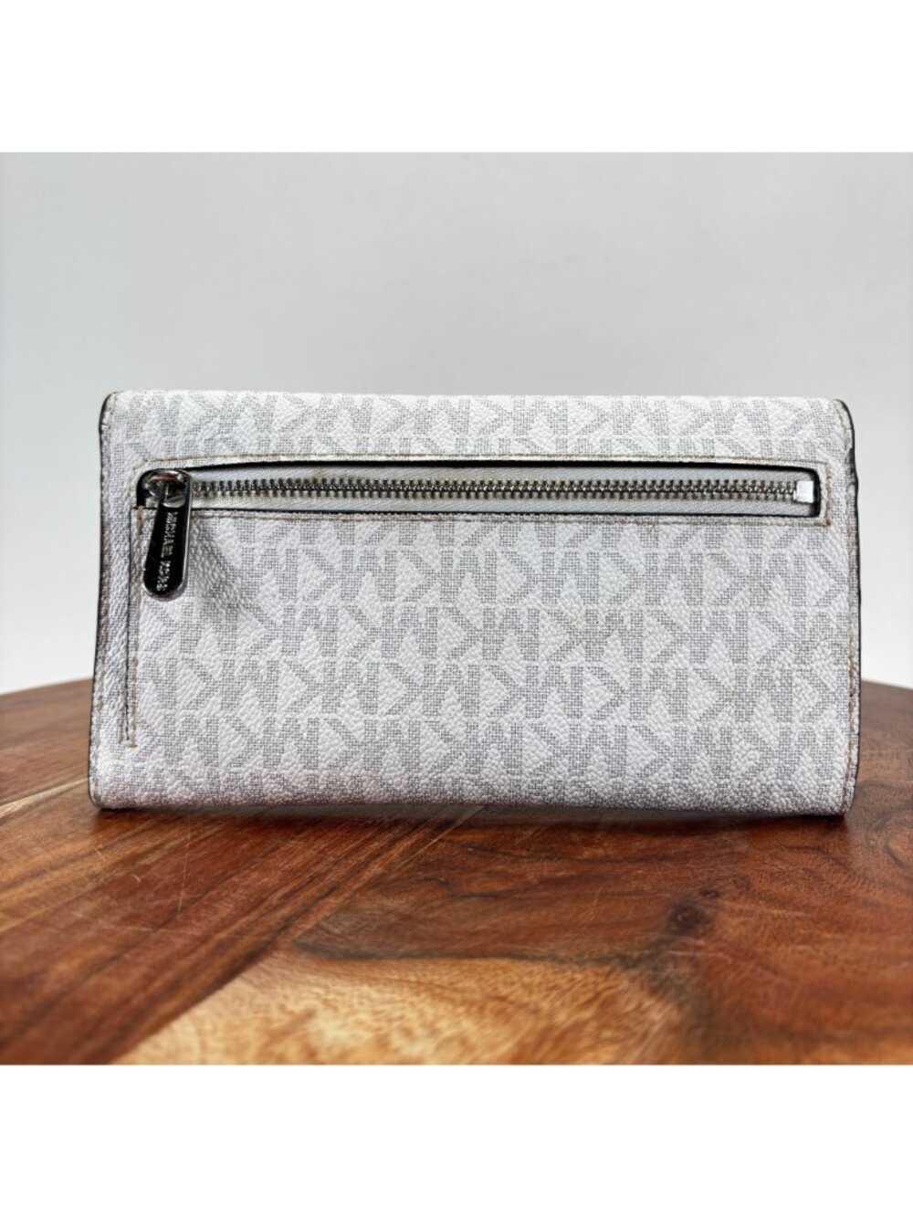 Michael Kors Jet Set Travel Large Trifold Wallet Monogram Logo PVC Grey White - Picture 2 of 5
